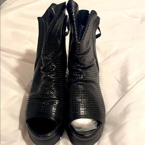 Black open toe wedge shoes